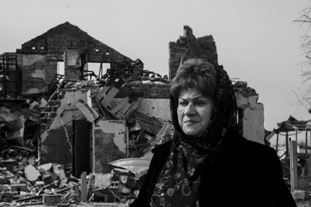 Во время войны дом Анны в Семеновке был разрушен артиллерийским огнем. Ее муж умер от разрыва сердца, не выдержав стресса