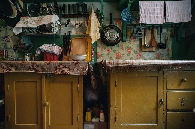 Arik Shraga. Humanitarian Photography. Russia, Saint Petersburg. Shared kitchen