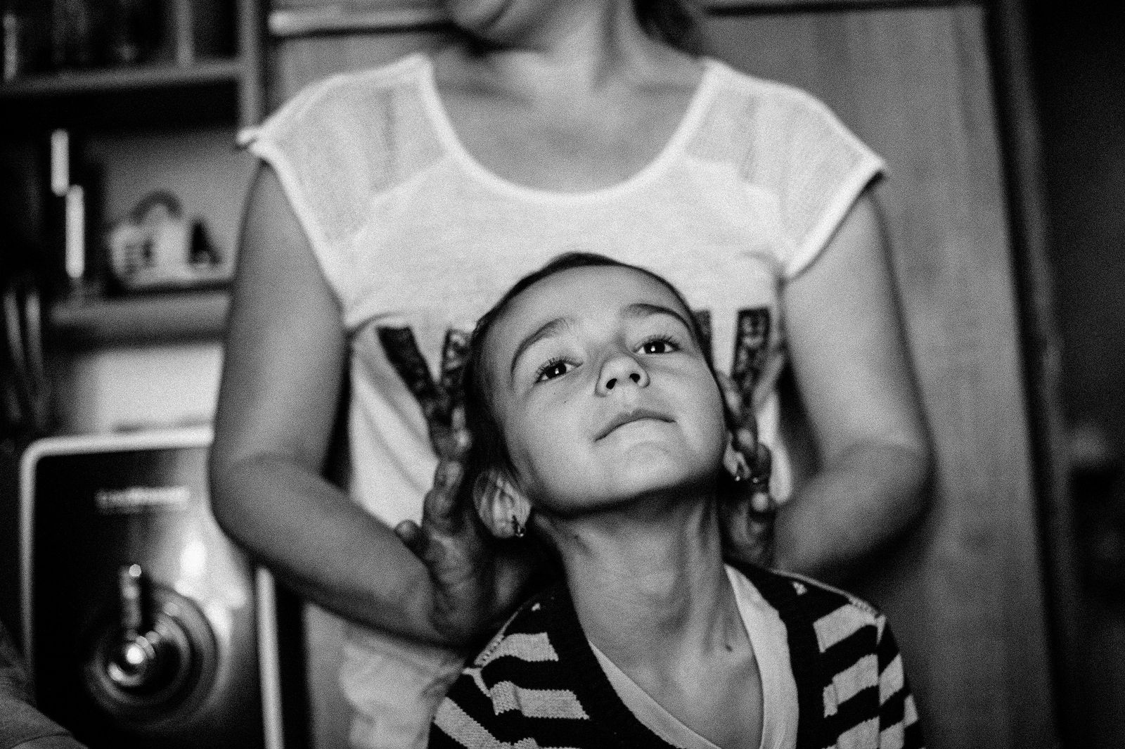 Arik Shraga. "Joint" Families: The Stories of Love. Lvov When Alla, mother of 2, was a kid, she survived a fire which disfeatured her hands and made her disabled for the rest of her life.