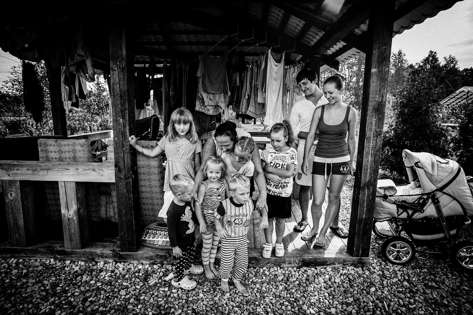 Arik Shraga. "Joint" Families: The Stories of Love. Riga. Nevler family There are 10 children in Nevler family, 3 of them are adopted, and 10 grandchildren. S., Joint client, grew up in a disadvantaged family but after he married R., he was accepted in her big and friendly family, along with his younger brother and sister.