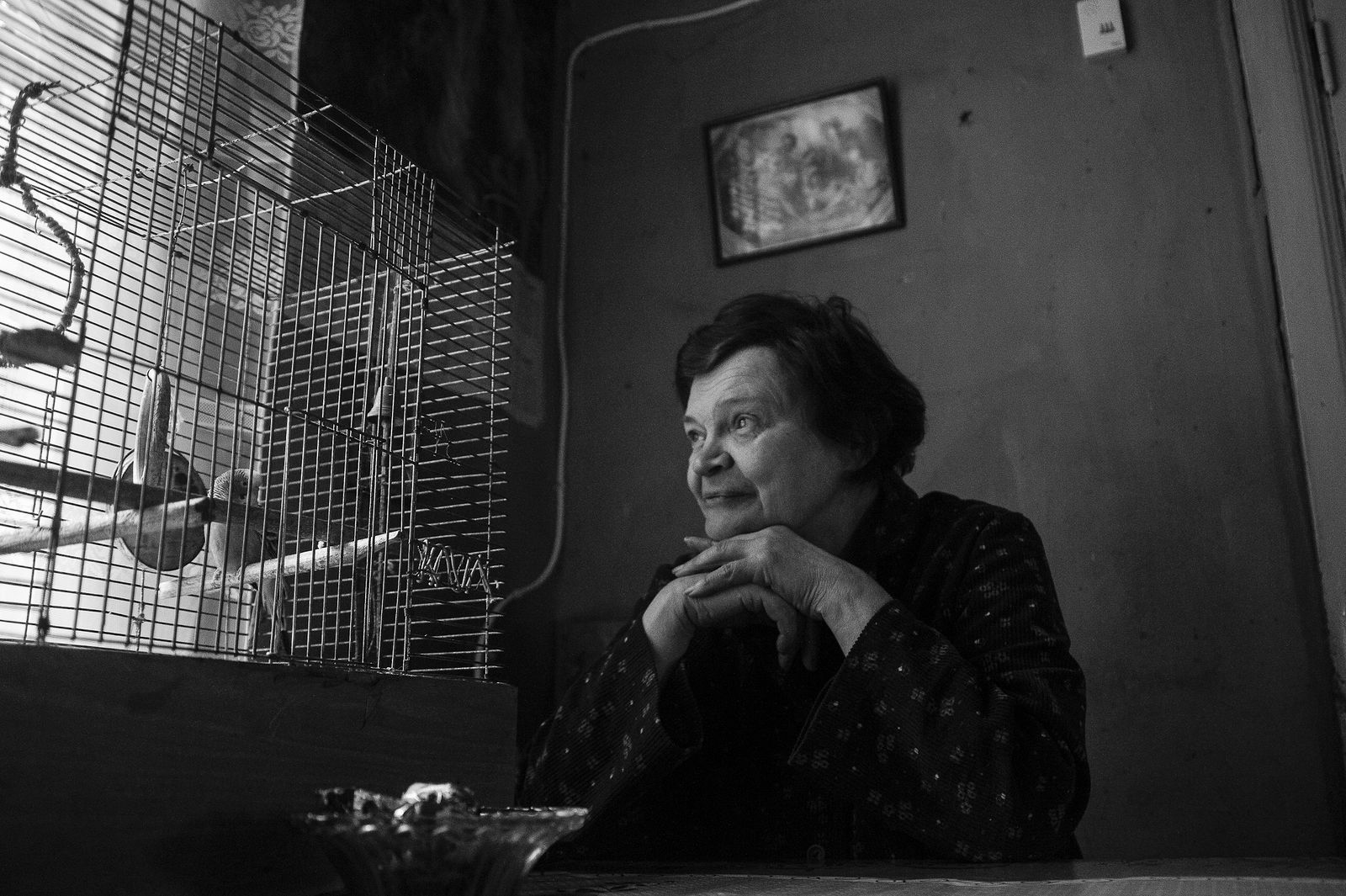 Arik Shraga. Humanitarian Photography. Irina from Tbilisi became blind but keeps giving free English lessons to the kids from her neighborhood