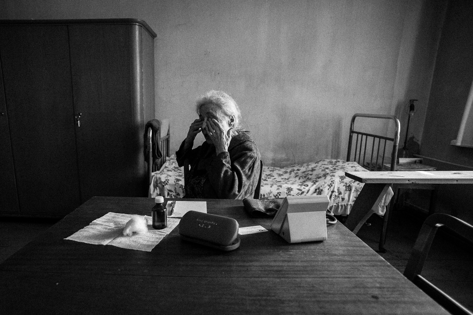 Arik Shraga. Kazakhstan. Almaty. Nina Nina is a professional artist. She never had an own studio: “I was told many years that I’m too young to have a studio, then I was told that it’s time to make way for the young”. Now she cannot work because of health problems.