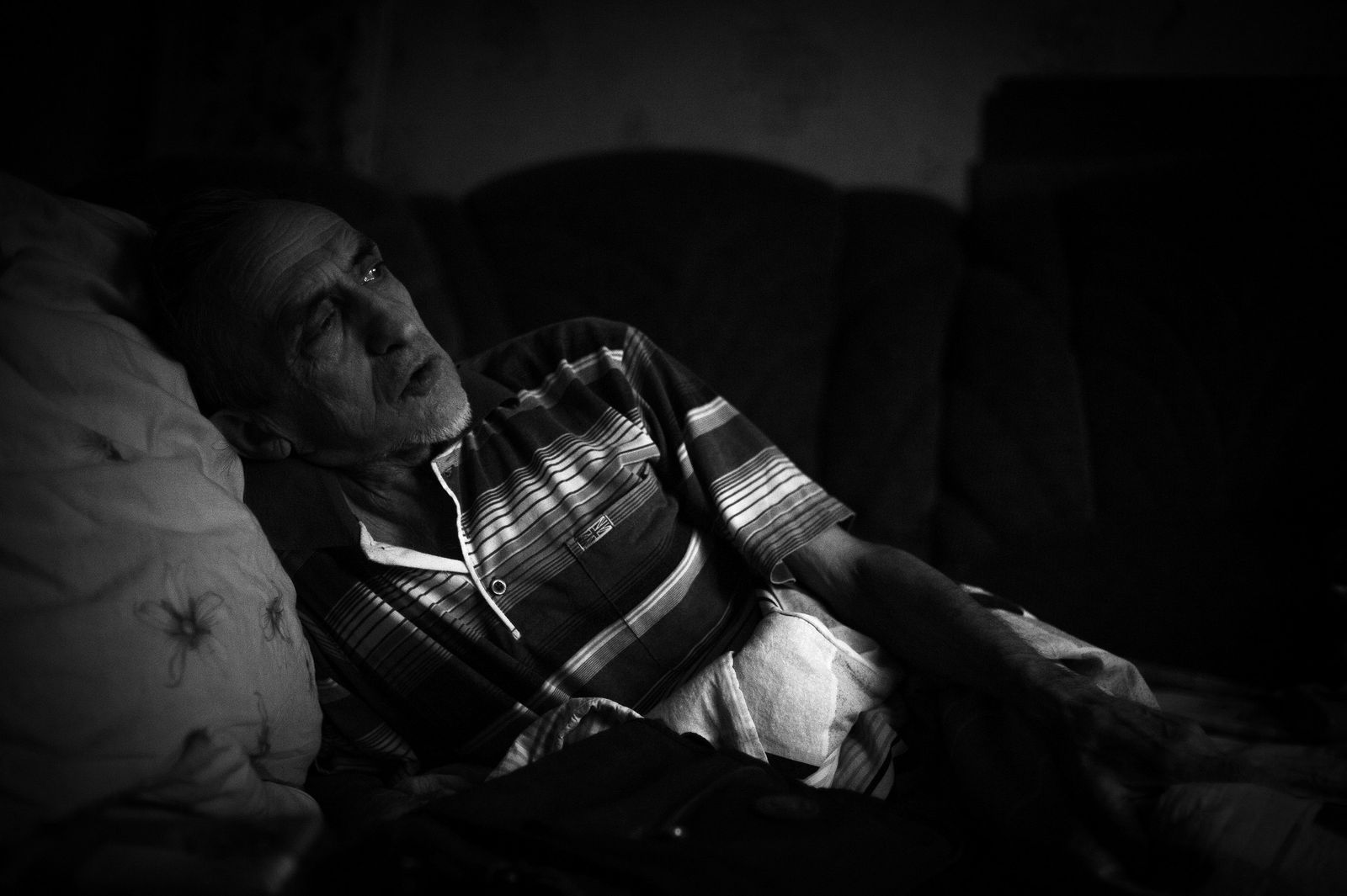 Arik Shraga. Russia. Ural region. Cheljabinsk. Edward Edward got back from a hospital just one day prior to my visit. He was diagnosed with cancer