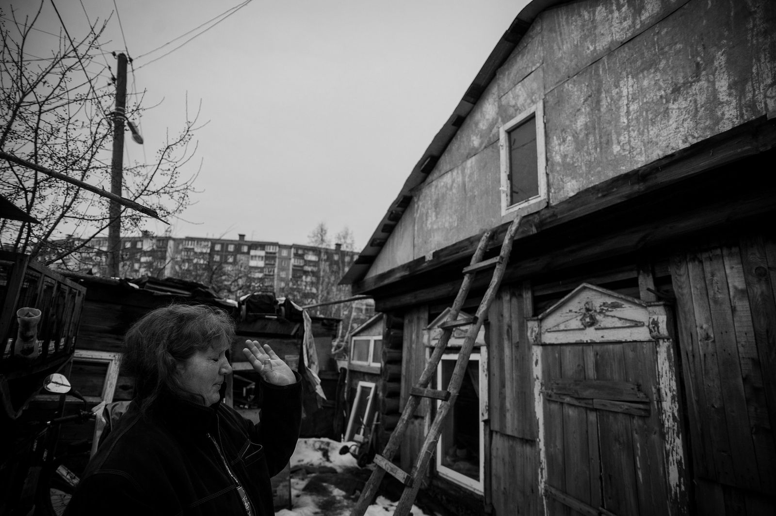 Arik Shraga. Russia. Ural region. Cheljabinsk This family resides in a falling apart house. Local authorities planned to demolish it back in 1980s but it never happened